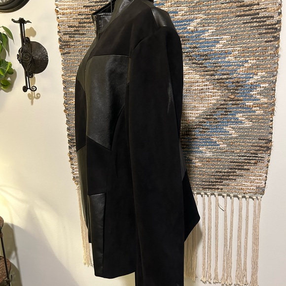 Belle by Kim Gravel Women's Black Leather Jacket - Picture 5 of 12